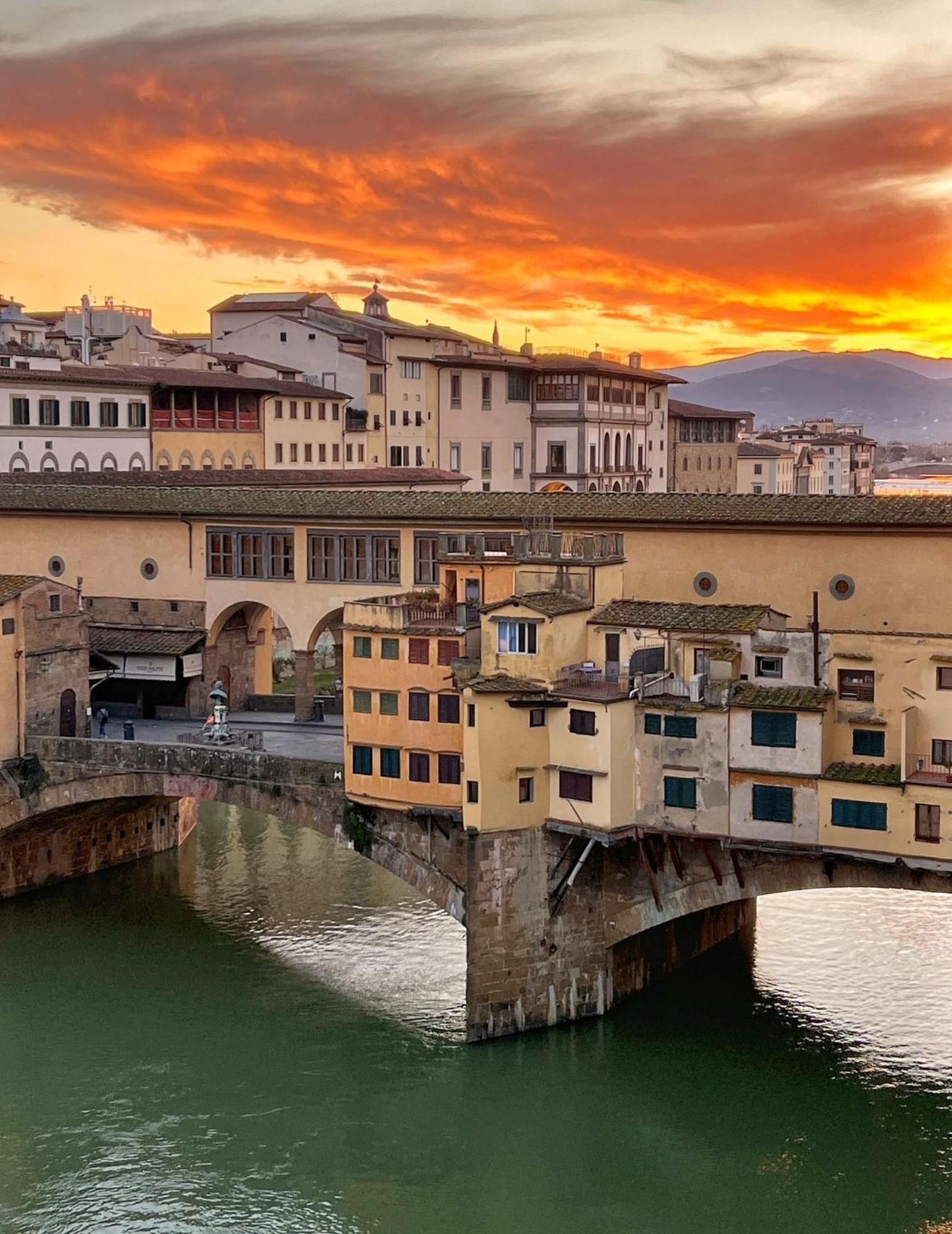Ponte Vecchio View Luxury Appartamento *